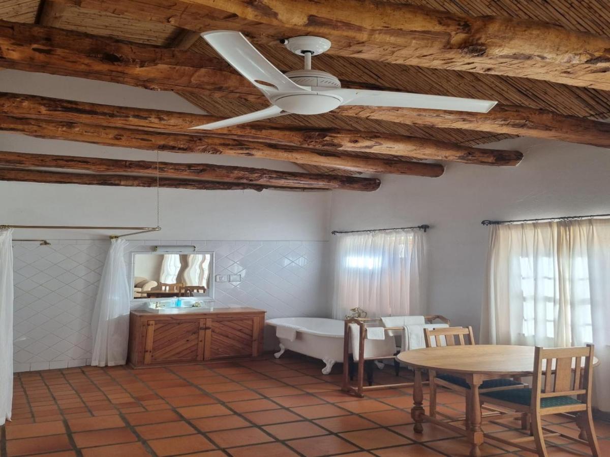 Red Mountain Ridge Karoo Oasis And Guest Farm Apartment Buffelskloof Exterior photo